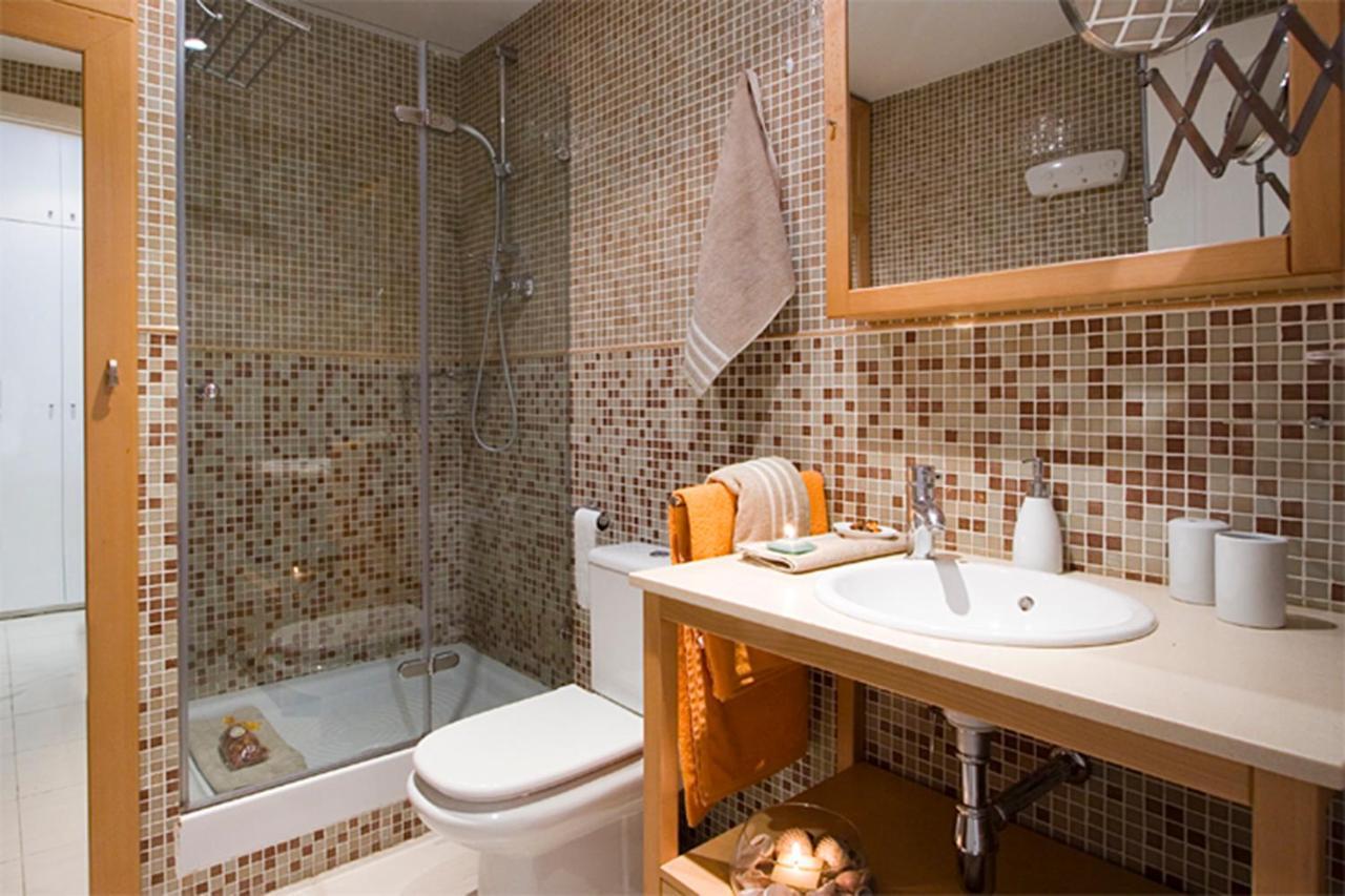Reina Amalia Apartment Barcelona Bagian luar foto